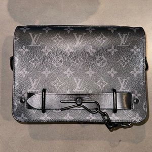 Louis Vuitton Monogram Eclipse Gray/Black Crossbody Bag